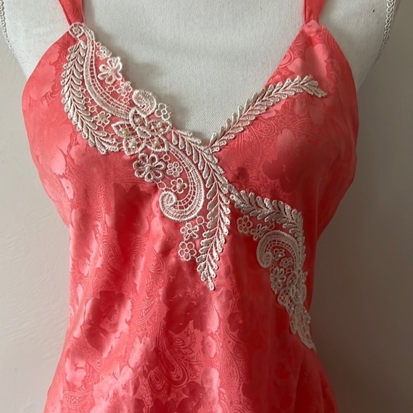 Victoria’s Secret Gold Label Slip - Picture 2 of 6